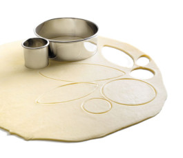 Plain stainless steel cutters 13.8x13.8x4.2 cm