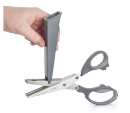 Multi-blade scissors