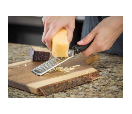 Cheese/chocolate/coconut grater - Medium holes 3 mm