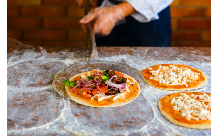 Our favorite equipment to save time making pizzas